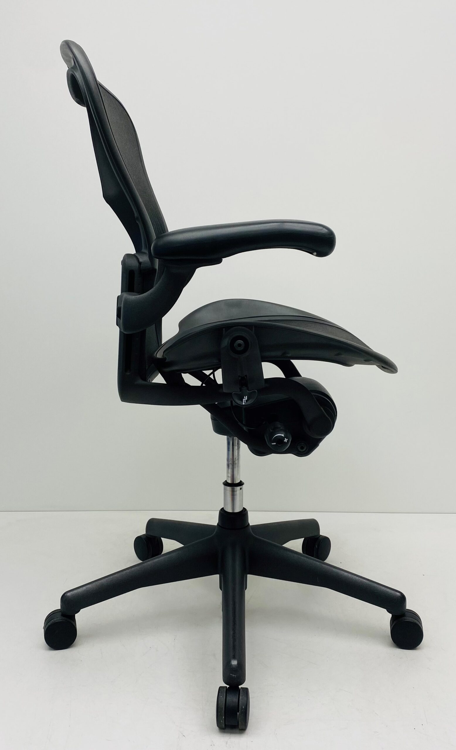 Bureaustoel Herman Miller Aeron B antraciet