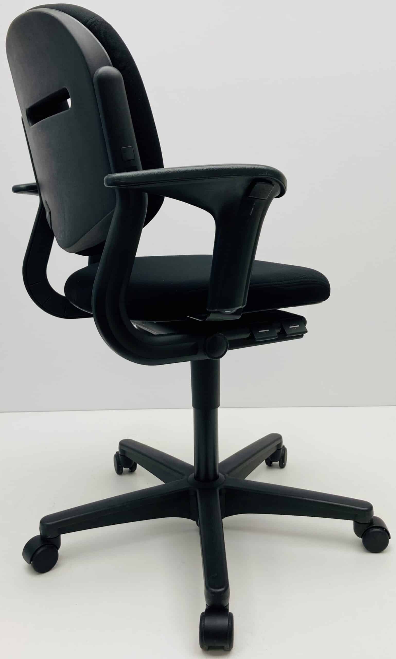 Bureaustoel Ahrend 220 middelhoge rug nieuwe stof