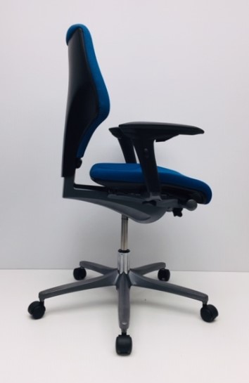 Bureaustoel Giroflex 64 blauw