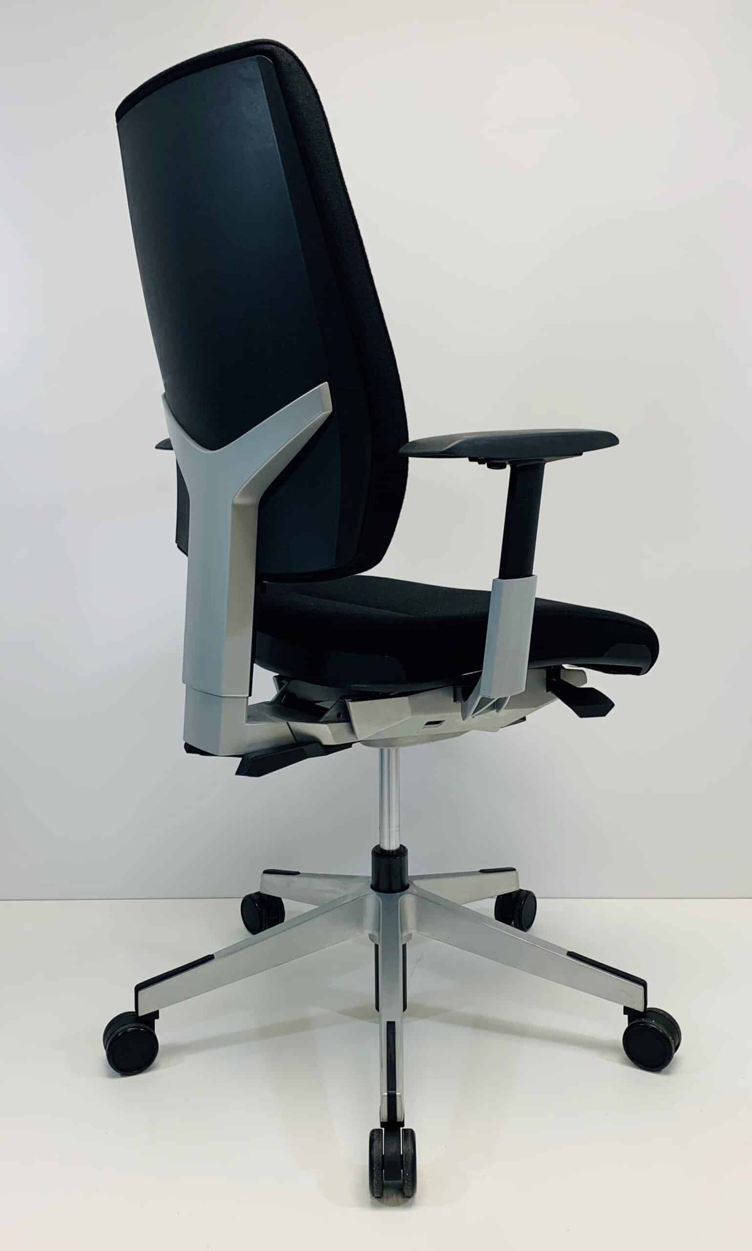 Bureaustoel Giroflex 68 zwart