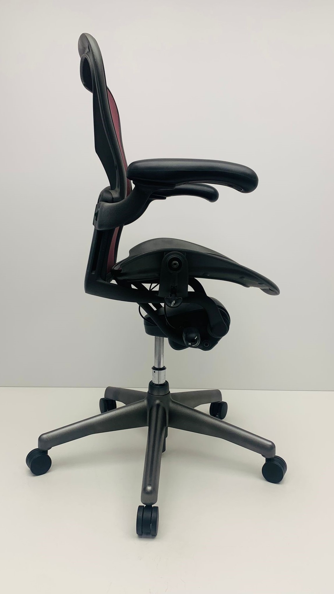 Bureaustoel Herman Miller Aeron B paars