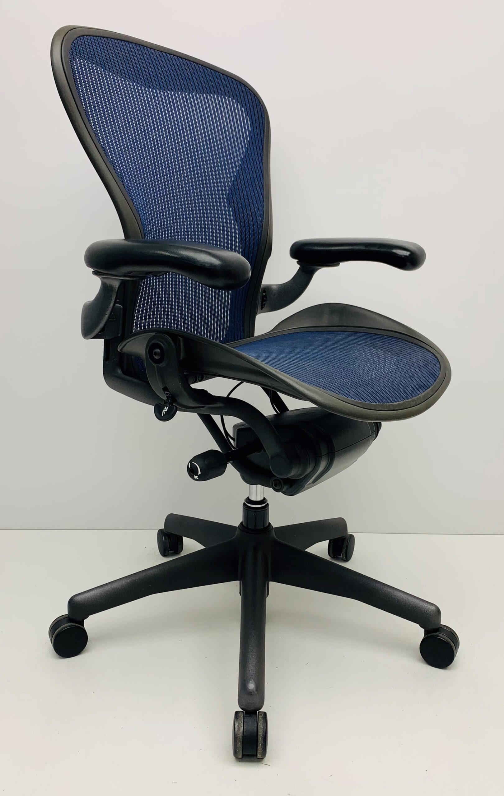 Bureaustoel Herman Miller Aeron B blauw