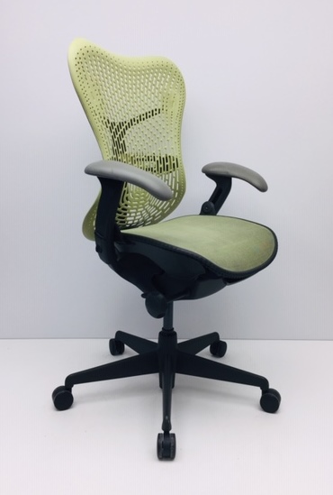 Bureaustoel Herman Miller Mirra licht geel