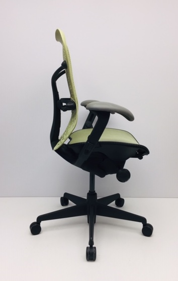 Bureaustoel Herman Miller Mirra licht geel