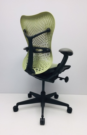 Bureaustoel Herman Miller Mirra licht geel