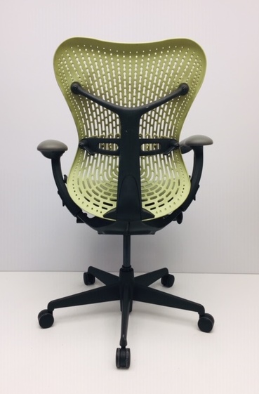 Bureaustoel Herman Miller Mirra licht geel