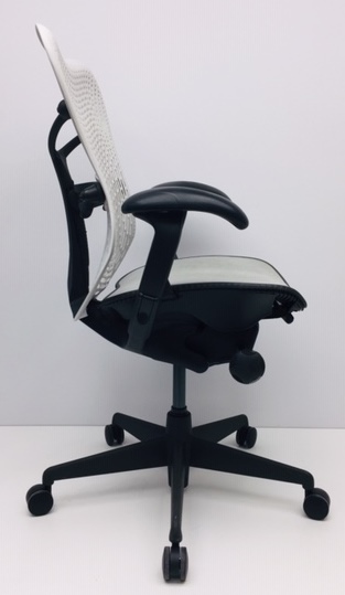 Bureaustoel Herman Miller Mirra wit